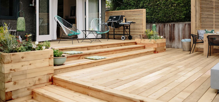 Cedar Decking Suppliers in West Hollywood, CA